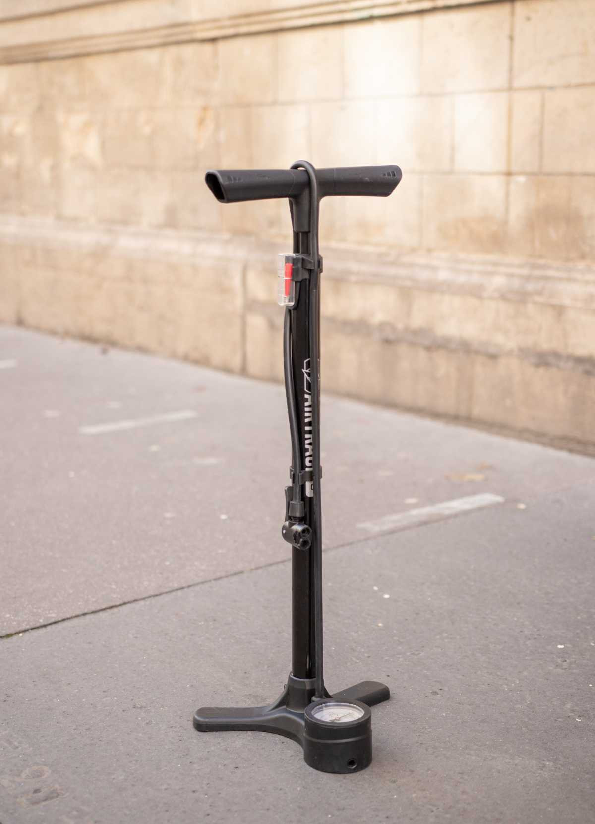 Pompe à vélo à Pied comprend des adaptateurs – MSKA Solutions Ltd