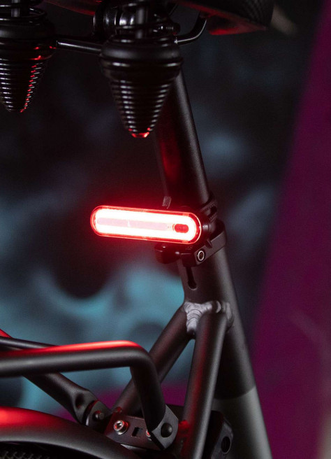 Powerful 52 Lumen rear light - Urbanproof