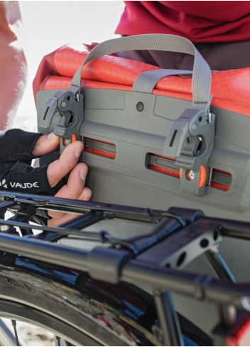 sacoche porte-bagages lava sur porte-bagages