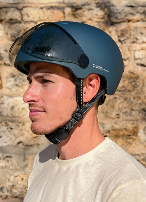Bike helmet with visor and indicators - Cosmo