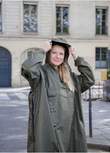 Urban cycling poncho with sleeves - Maium Amsterdam