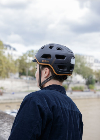 Lightweight, ventilated urban bike helmet with LED - CAIRN