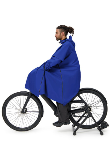 Urban cycling poncho with sleeves - Maium Amsterdam