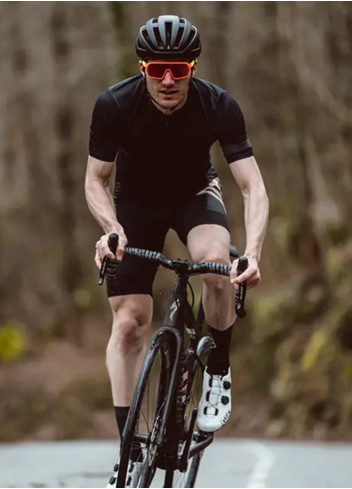 Casque de vélo léger et aéré Atom - Cairn