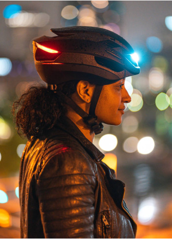 Illuminated bike helmet with turn signals and MIPS - Lumos