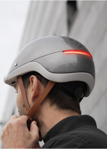 Illuminated bike helmet with blinkers - Overade