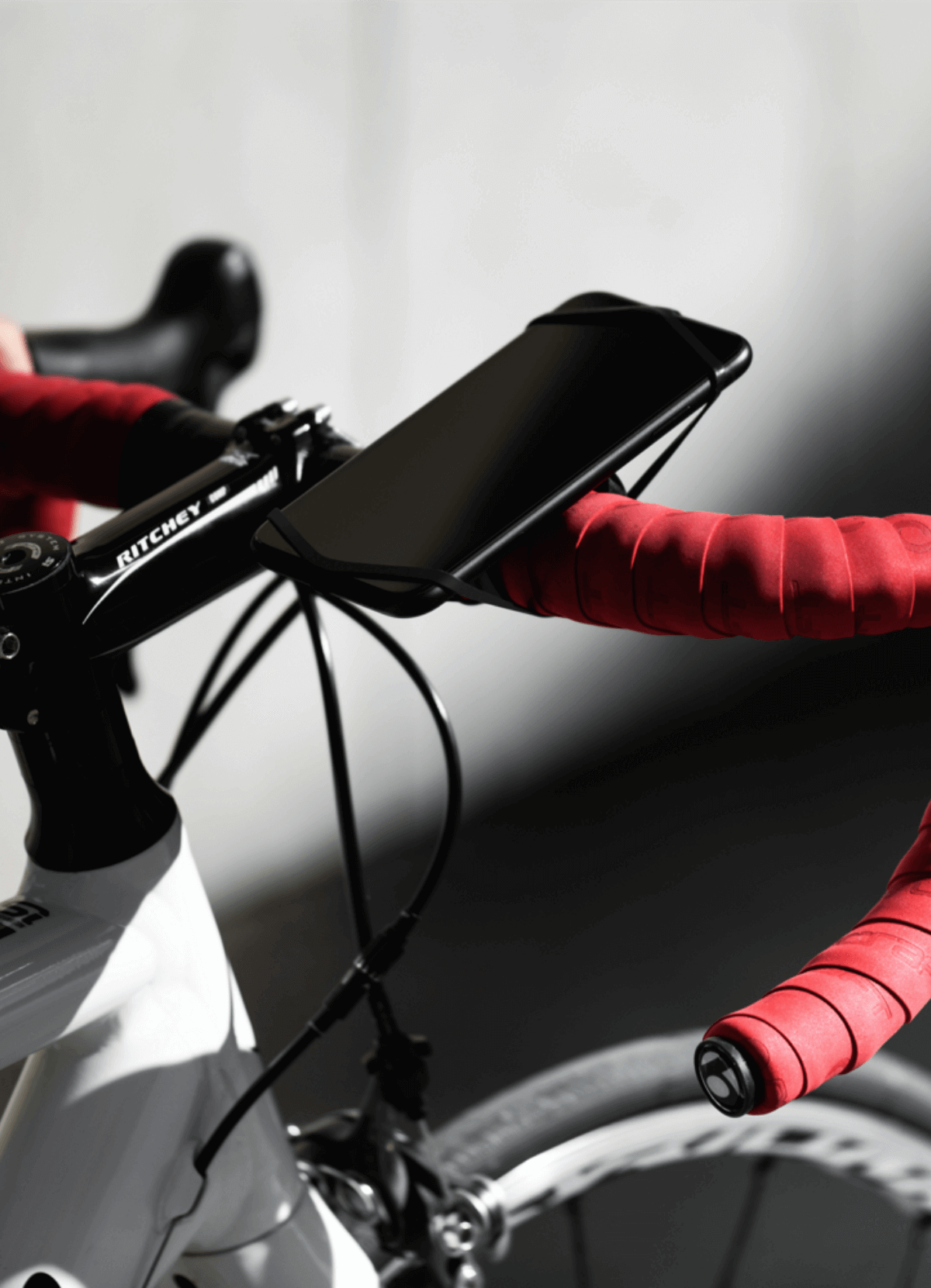 Accroche téléphone Bike Stem + pochette smartphone