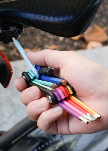 Mini multi-outils vélo multicolore - Kikkerland