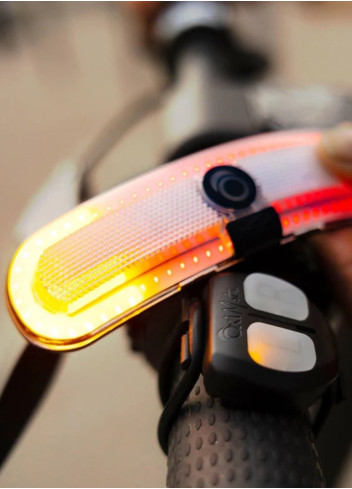 Universal flashing light for all helmets - Overade