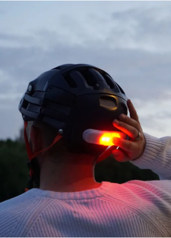 Universal flashing light for all helmets - Overade