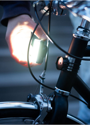 160-lumen magnetic front light - Shapeheart