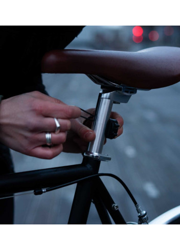 40-lumen magnetic rear light - Shapeheart