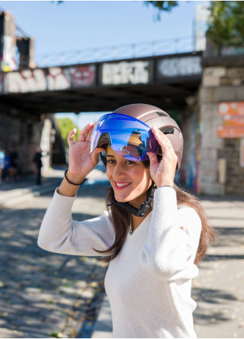 Helmet with visor, LEDs, and winter kit - Elvish