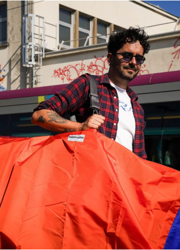 Ultra-light bicycle transport cover - Artefact