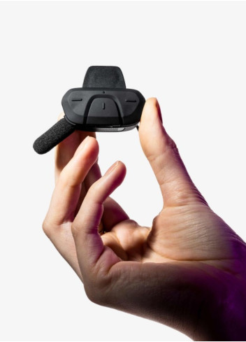 Universal Bluetooth hands-free kit for bicycle helmets