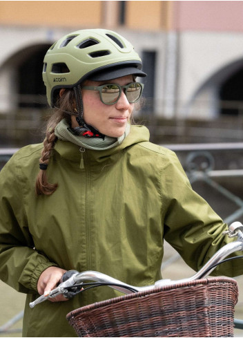 Lightweight, ventilated urban bike helmet with LED - CAIRN