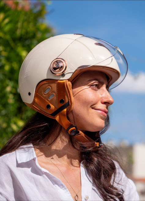Urban helmet with visor and ear flaps - Exk