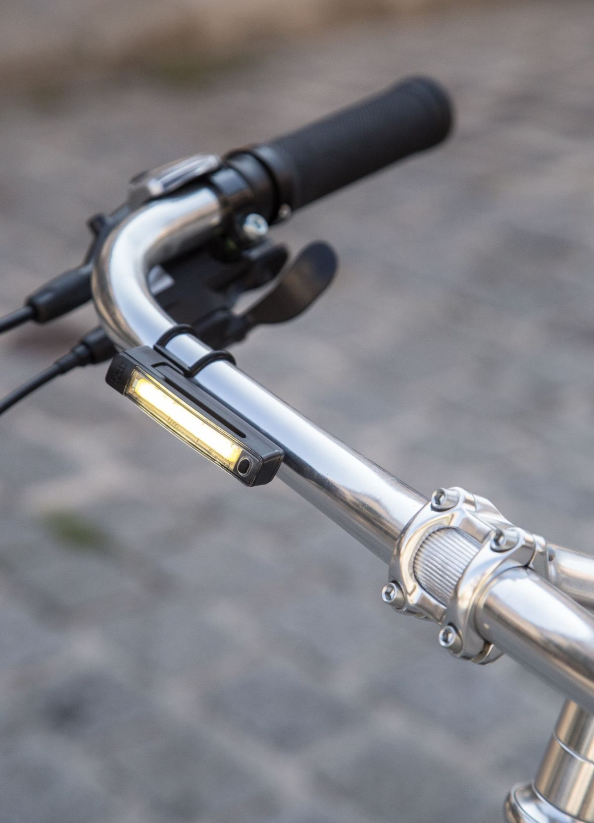 Lumière vélo avant LED USB Knog Plus puissante grande autonomie